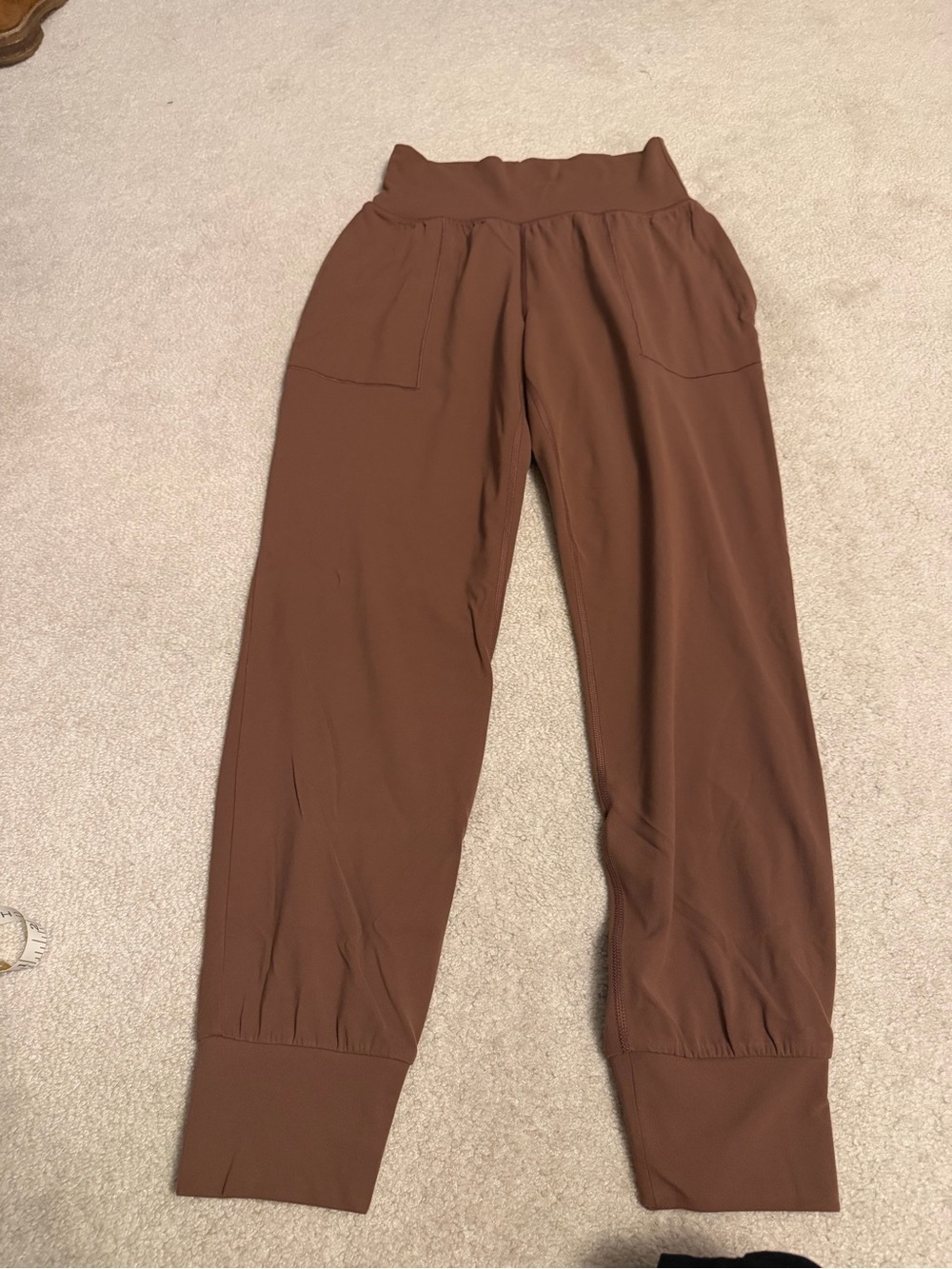 Athleta salutation Jogger Pants